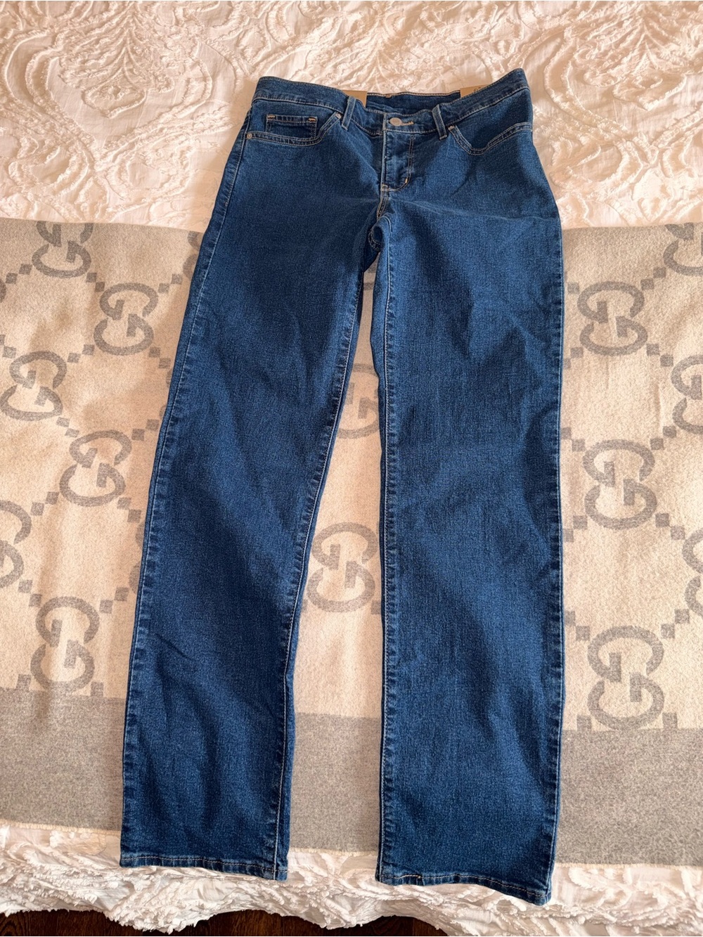 NWT 314 Levi’s Shaping Straight Classic High-Rise Straight Leg Jeans in Med Blue - Picture 2 of 11